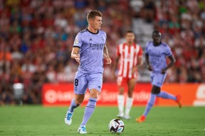 开云官网关于皇家马德里发布备战花絮，转会期门线救险，亚冠任务艰巨，身体对抗强度拉满的信息