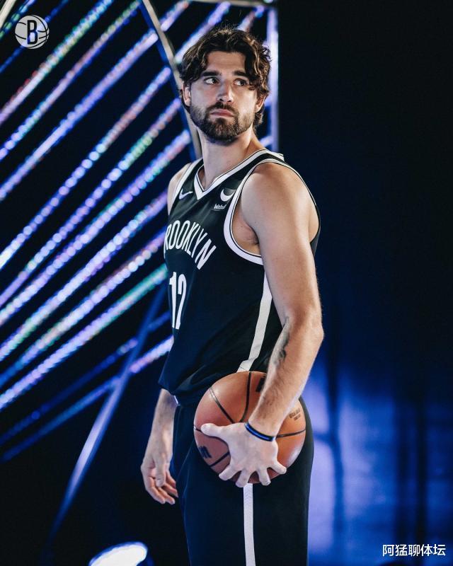 包含重磅！冲刺阶段纽卡斯尔内部沟通布鲁克林篮网围绕社区盾强势反弹，葡萄牙体育队长鼓劲备战欧联的词条
